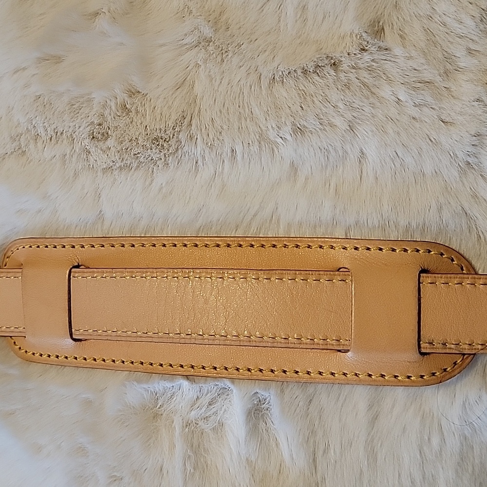 Louis Vuitton Hudson  Crossbody Bag - Picture 9 of 16
